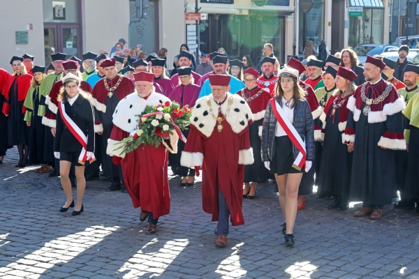 Kliknij, aby powiększyć zdjęcie.