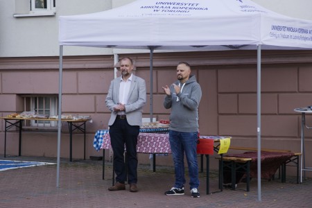 Edukacyjno-Integracyjny Piknik Wydziału Farmaceutycznego Collegium Medicum UMK pod nazwą „Jesienne Smaki Wiedzy”. Kliknij, aby powiększyć zdjęcie.