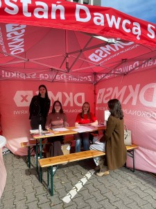 Edukacyjno-Integracyjny Piknik Wydziału Farmaceutycznego Collegium Medicum UMK pod nazwą „Jesienne Smaki Wiedzy”. Kliknij, aby powiększyć zdjęcie.