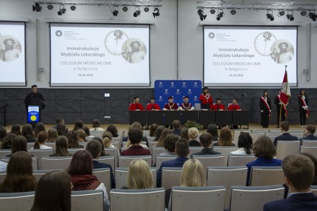 Immatrykulacja studentów Wydziału Lekarskiego . Kliknij, aby powiększyć zdjęcie.