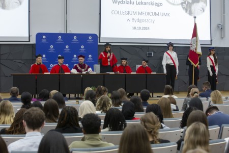 Immatrykulacja studentów Wydziału Lekarskiego . Kliknij, aby powiększyć zdjęcie.