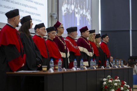 Dyplomatorium absolwentów kierunków analityka medyczna, kosmetologia 26.10.2024 . Kliknij, aby powiększyć zdjęcie.