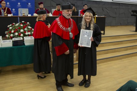 Dyplomatorium absolwentów kierunków analityka medyczna, kosmetologia 26.10.2024 . Kliknij, aby powiększyć zdjęcie.