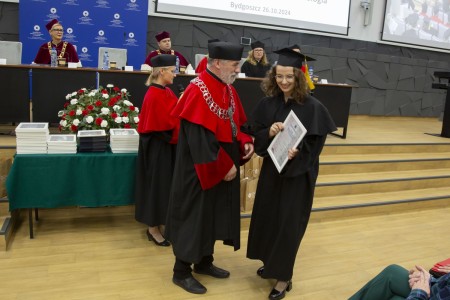 Dyplomatorium absolwentów kierunków analityka medyczna, kosmetologia 26.10.2024 . Kliknij, aby powiększyć zdjęcie.