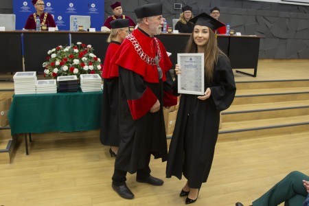 Dyplomatorium absolwentów kierunków analityka medyczna, kosmetologia 26.10.2024 . Kliknij, aby powiększyć zdjęcie.