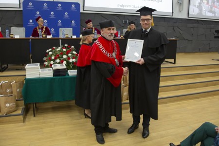 Dyplomatorium absolwentów kierunków analityka medyczna, kosmetologia 26.10.2024 . Kliknij, aby powiększyć zdjęcie.