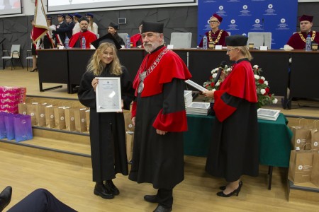 Dyplomatorium absolwentów kierunków analityka medyczna, kosmetologia 26.10.2024 . Kliknij, aby powiększyć zdjęcie.