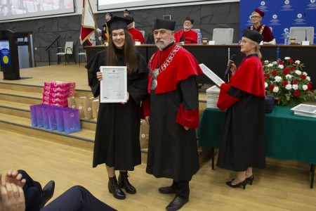 Dyplomatorium absolwentów kierunków analityka medyczna, kosmetologia 26.10.2024 . Kliknij, aby powiększyć zdjęcie.