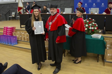 Dyplomatorium absolwentów kierunków analityka medyczna, kosmetologia 26.10.2024 . Kliknij, aby powiększyć zdjęcie.