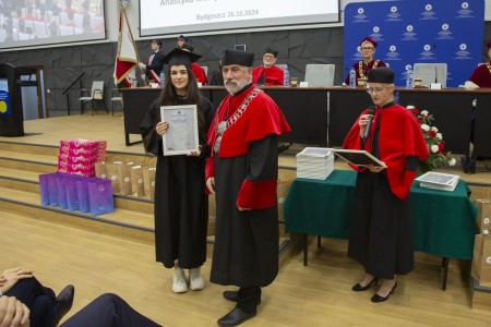 Dyplomatorium absolwentów kierunków analityka medyczna, kosmetologia 26.10.2024 . Kliknij, aby powiększyć zdjęcie.