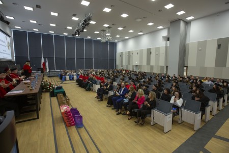 Dyplomatorium absolwentów kierunków analityka medyczna, kosmetologia 26.10.2024 . Kliknij, aby powiększyć zdjęcie.