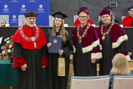 Dyplomatorium absolwentów kierunków analityka medyczna, kosmetologia 26.10.2024 . Kliknij, aby powiększyć zdjęcie.