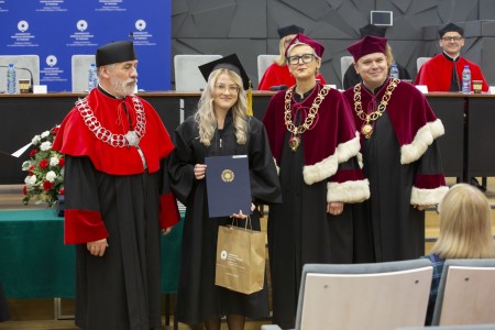 Dyplomatorium absolwentów kierunków analityka medyczna, kosmetologia 26.10.2024 . Kliknij, aby powiększyć zdjęcie.