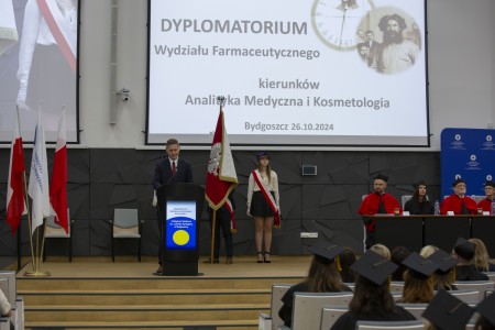 Dyplomatorium absolwentów kierunków analityka medyczna, kosmetologia 26.10.2024 . Kliknij, aby powiększyć zdjęcie.