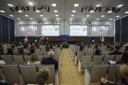 Dyplomatorium absolwentów kierunków analityka medyczna, kosmetologia 26.10.2024 . Kliknij, aby powiększyć zdjęcie.