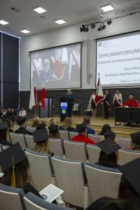 Dyplomatorium absolwentów kierunków analityka medyczna, kosmetologia 26.10.2024 . Kliknij, aby powiększyć zdjęcie.