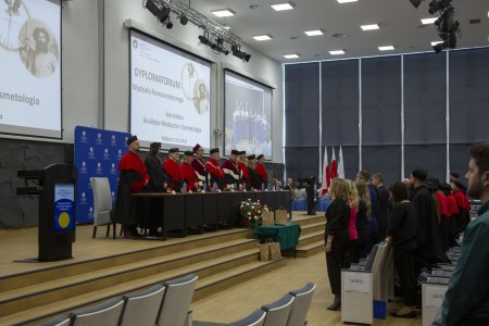 Dyplomatorium absolwentów kierunków analityka medyczna, kosmetologia 26.10.2024 . Kliknij, aby powiększyć zdjęcie.