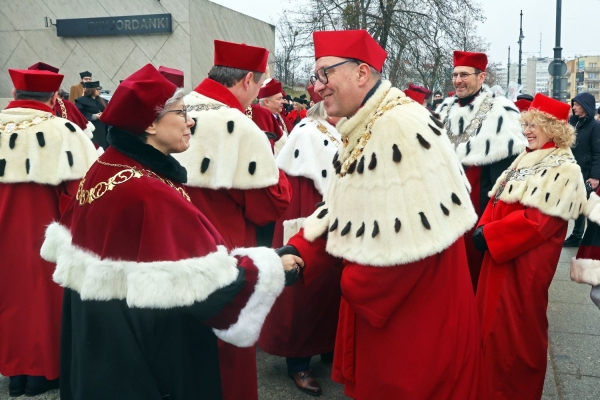 Kliknij, aby powiększyć zdjęcie.