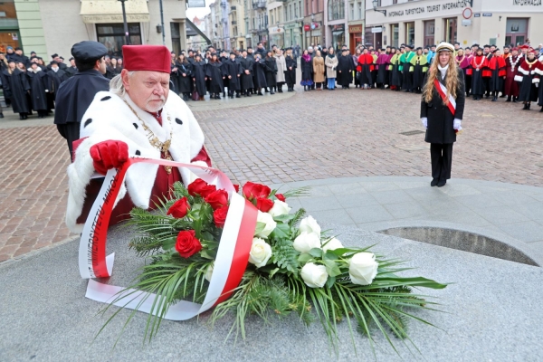 Kliknij, aby powiększyć zdjęcie.