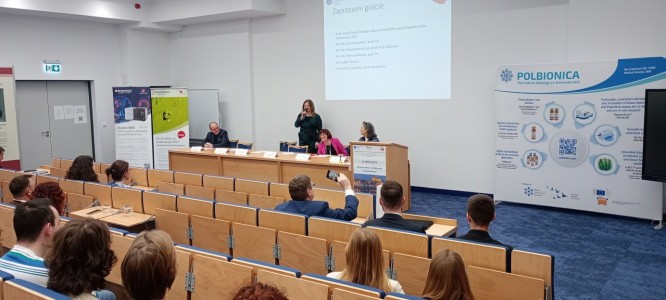 Zdjęcia sali konferencyjnej w której obdywało sie VI Sympozjum Biomateriały w medycynie i kosmetologii. Kliknij, aby powiększyć zdjęcie.