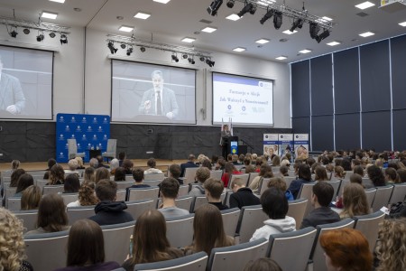 Konferencja 10.02.2025 r. „FARMACJA W AKCJI: JAK WALCZYĆ Z NOWOTWORAMI ?”. Kliknij, aby powiększyć zdjęcie.