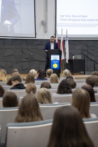 Konferencja 10.02.2025 r. „FARMACJA W AKCJI: JAK WALCZYĆ Z NOWOTWORAMI ?”. Kliknij, aby powiększyć zdjęcie.