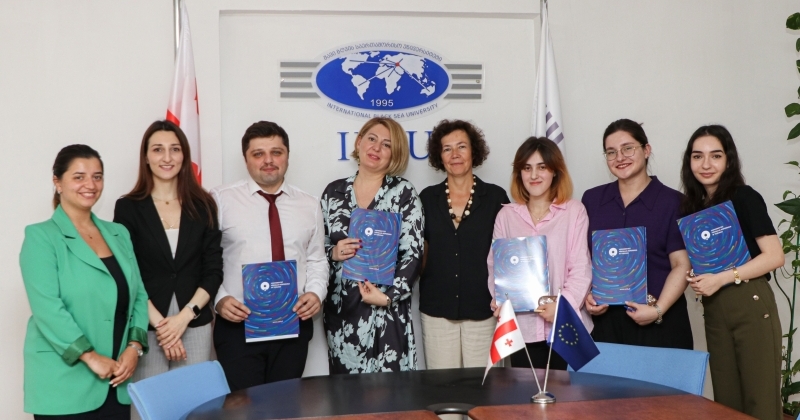 ANOTHER VISIT TO IBSU. : from the left, an employee of the IBSU Law School, an employee of the IRO IBSU, Irakli Shamatava, Prof., Dr.-Dean of the IBSU Law School, Ekaterina Bakaradze, Associate Professor (lecturer at the IBSU Law School), students participating in the COIL